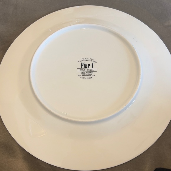 Pier 1 Retired Swirl Exclusively Hand Painted Porcelain Dinner Plate 1 - Picture 3 of 4